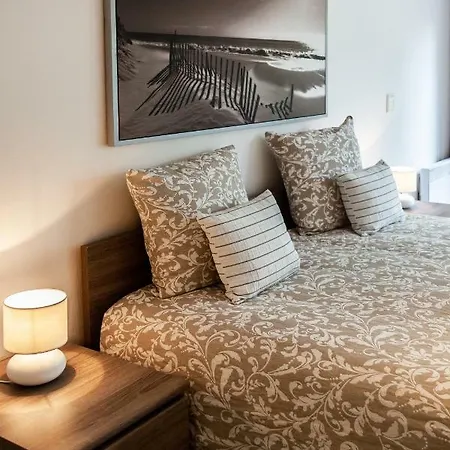 Du Botanique بايو