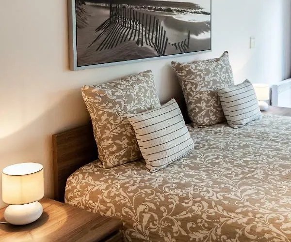 Du Botanique بايو